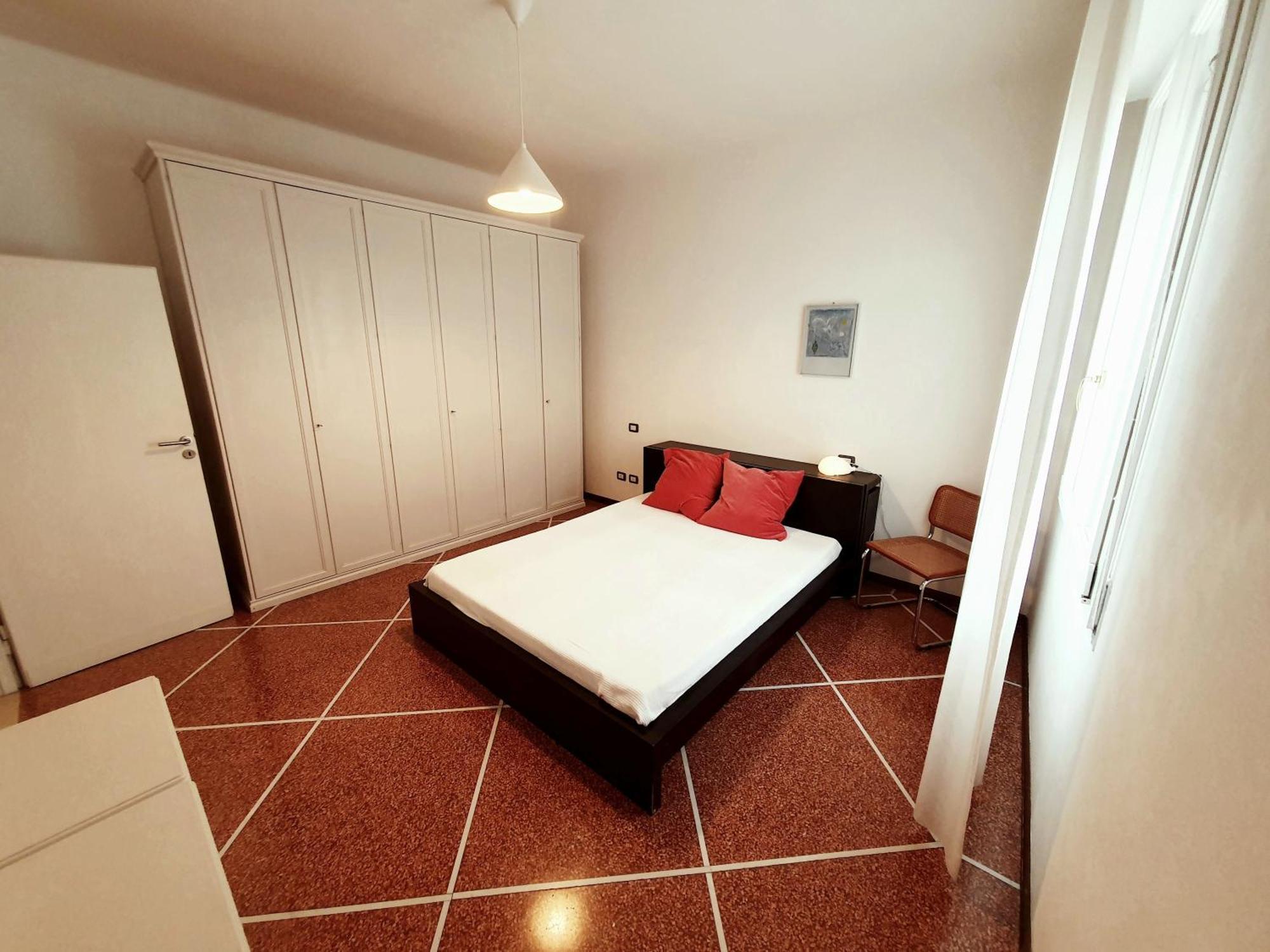 Spacious Three-Room Apartment In Saragozza Bologna Exterior photo